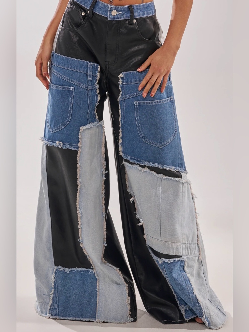 NWT AKIRA Two-Tone and faux leather Patchwork denim Wide-Leg Jeans size XL